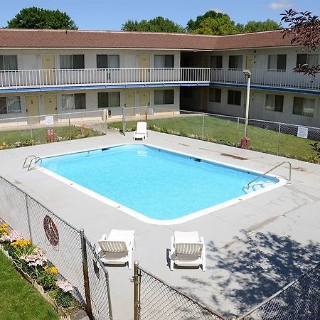 Capitol Inn & Suites Pierre Εξωτερικό φωτογραφία