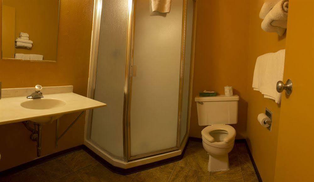 Capitol Inn & Suites Pierre Εξωτερικό φωτογραφία